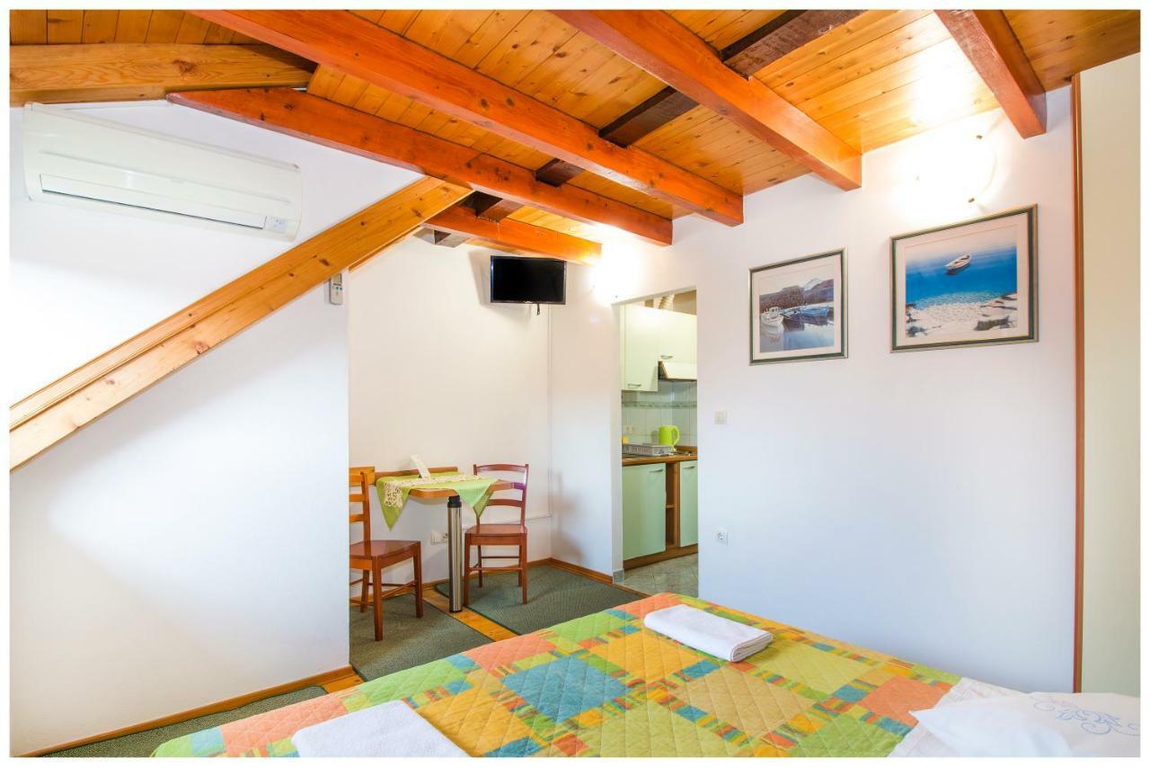 Apartments Mirabella Omiš Εξωτερικό φωτογραφία